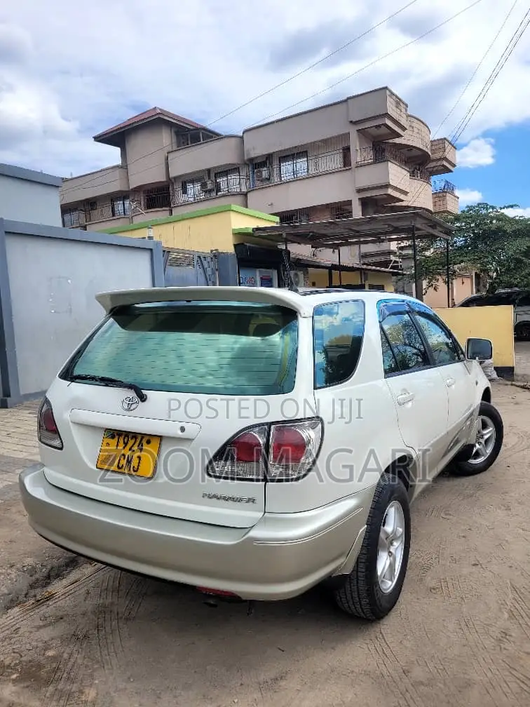 Toyota Harrier 2002 White