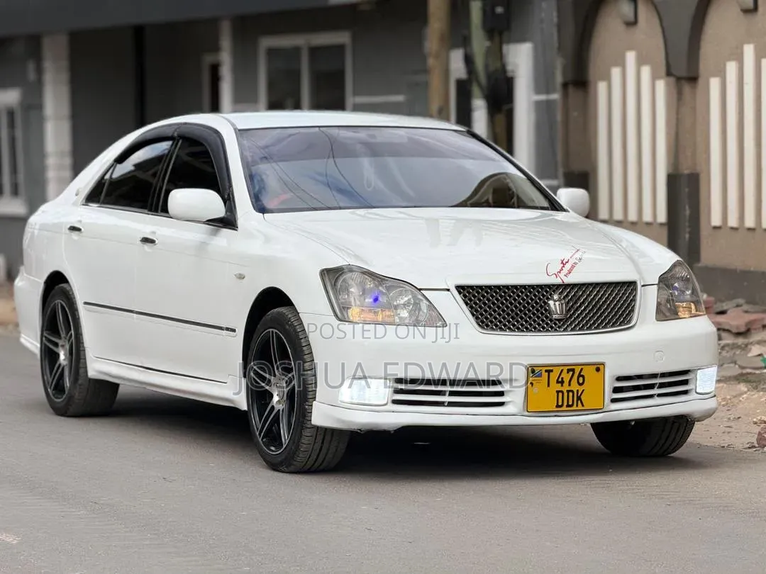 Toyota Crown 2004 White