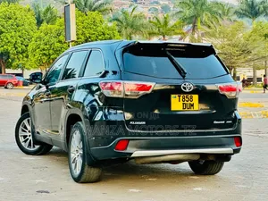 Toyota Kluger 2015 Black