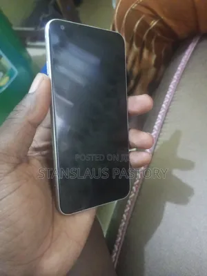 LG Style 3 64 GB White