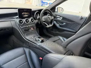 Mercedes-Benz C220 Classic 2016 White