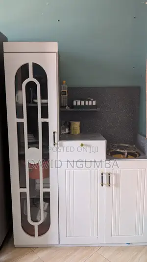 Kabati La Vyombo Na Jiko