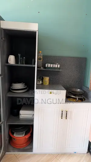 Kabati La Vyombo Na Jiko