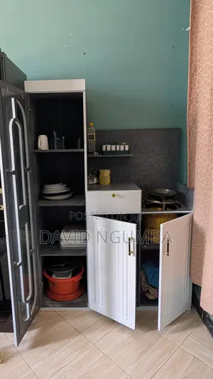 Kabati La Vyombo Na Jiko