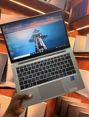 Laptop HP EliteBook 830 G8 8GB Intel Core i5 SSD 256GB