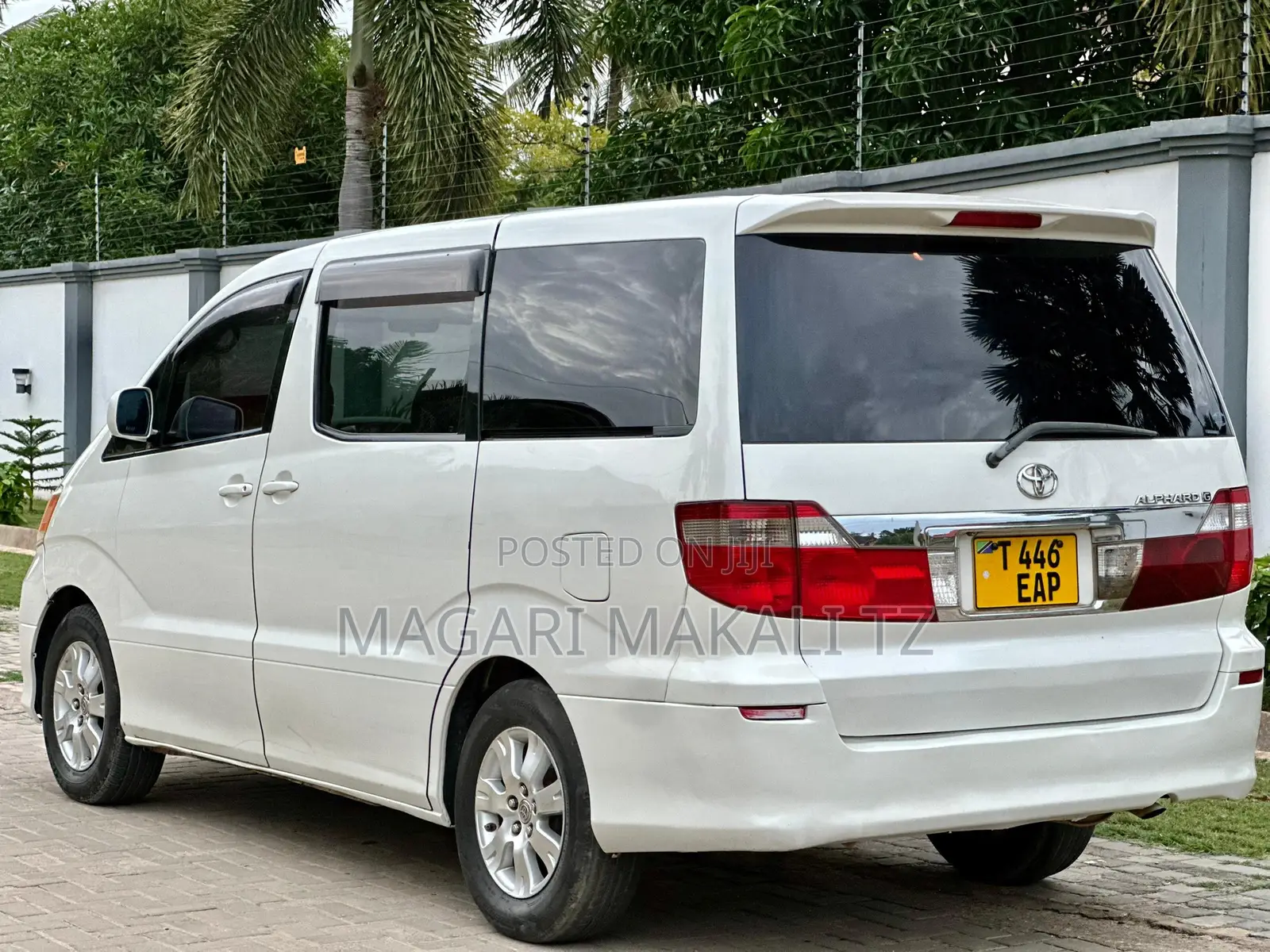 Toyota Alphard 2.4 Petrol AWD 2004 White