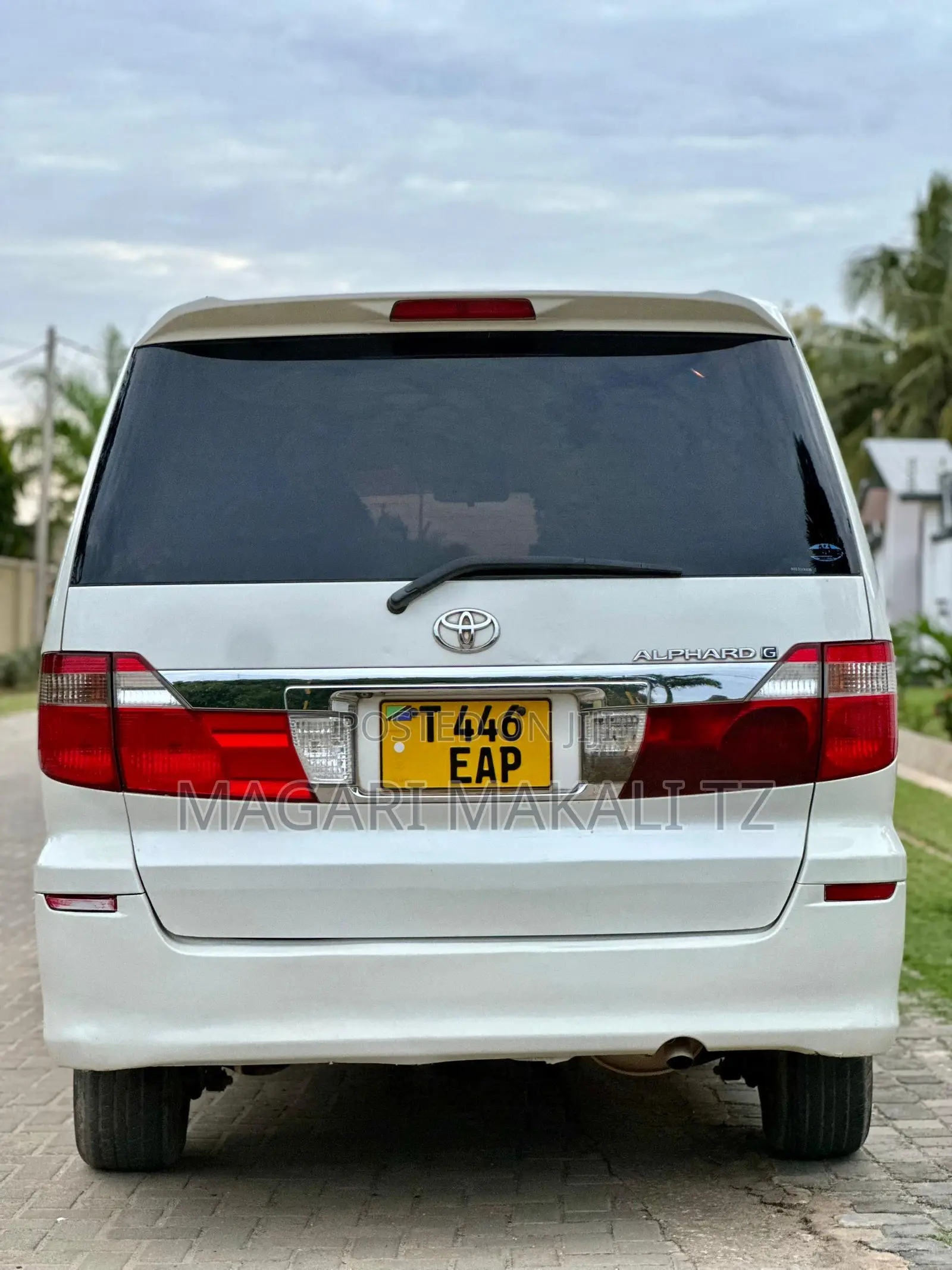 Toyota Alphard 2.4 Petrol AWD 2004 White
