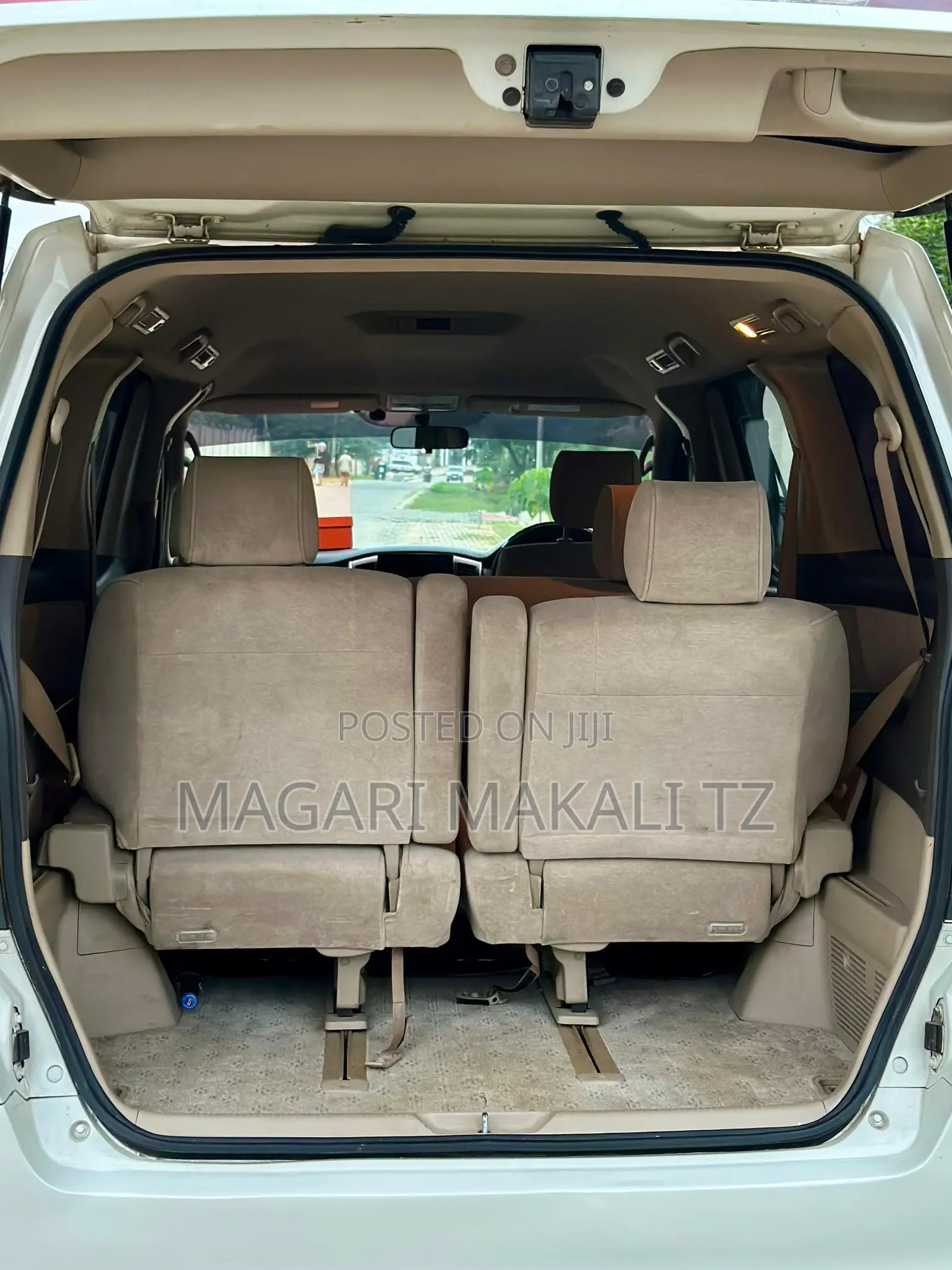 Toyota Alphard 2.4 Petrol AWD 2004 White