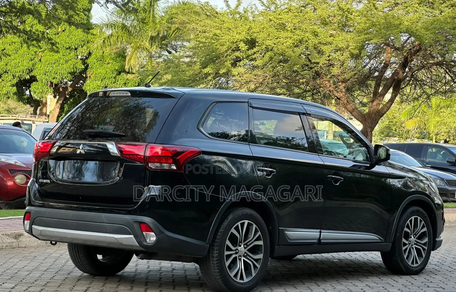 Mitsubishi Outlander 2016 Black