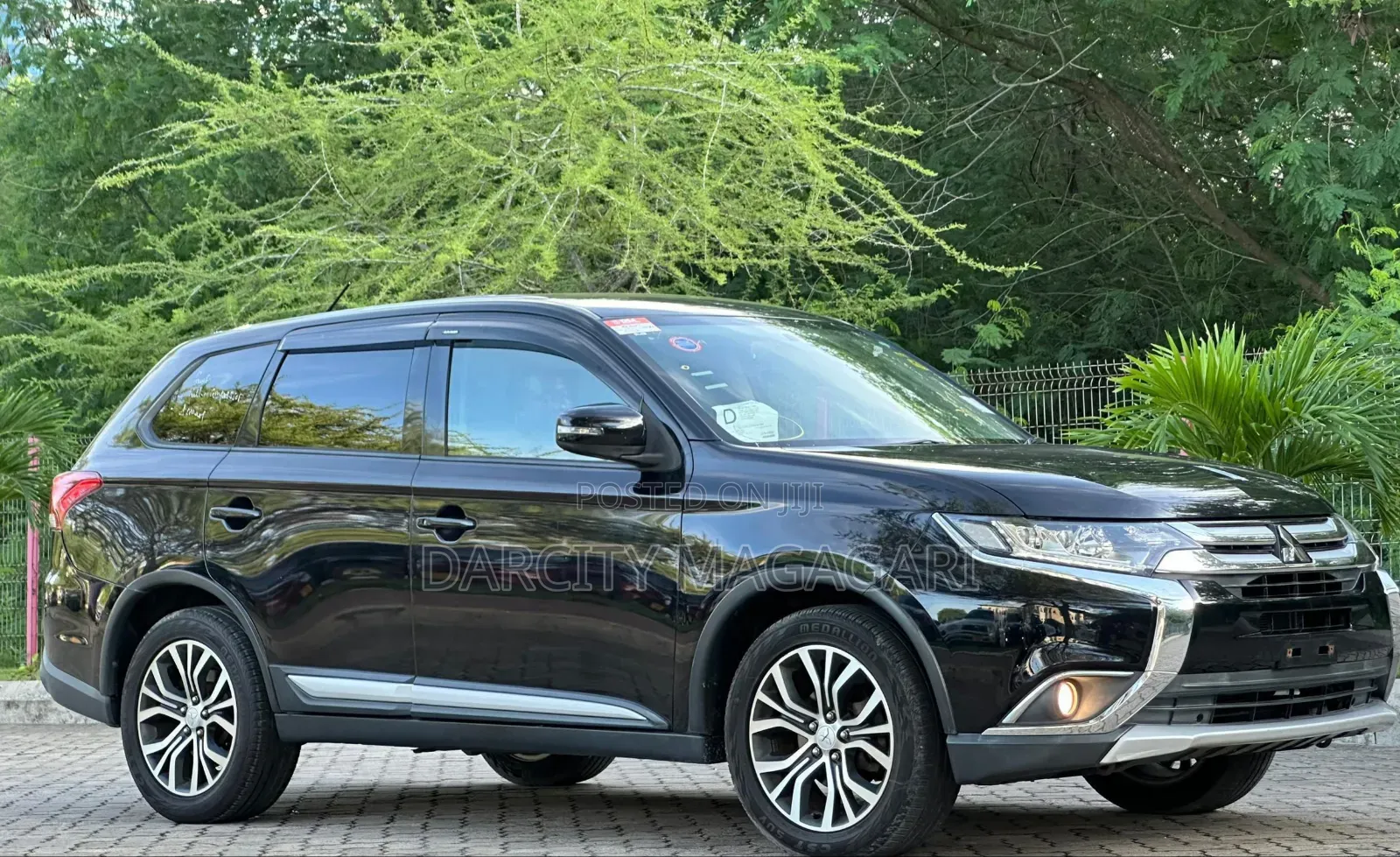 Mitsubishi Outlander 2016 Black