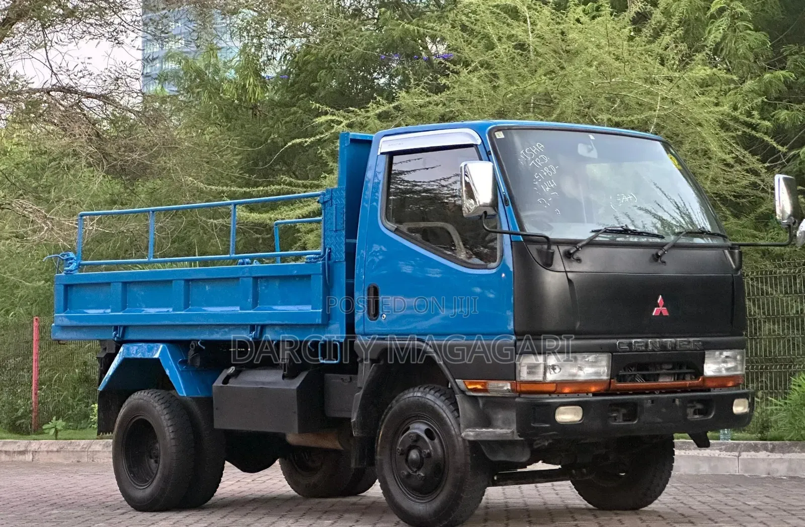 Mitsubishi Canter Tipper
