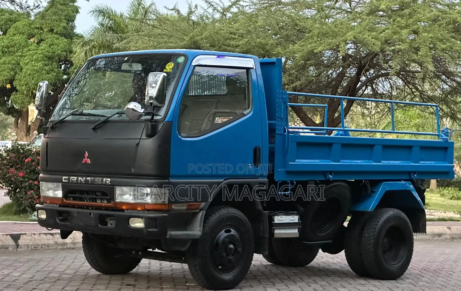 Mitsubishi Canter Tipper