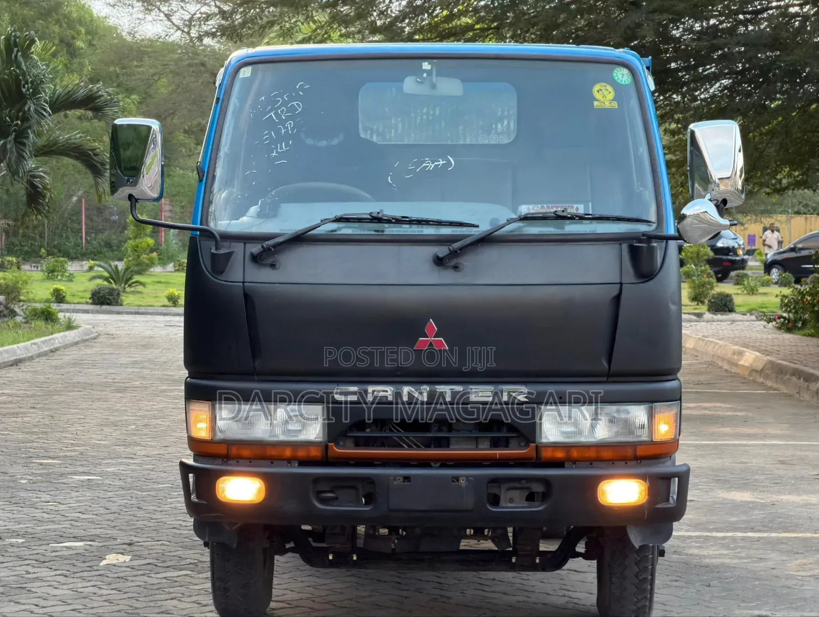 Mitsubishi Canter Tipper