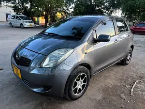 Toyota Vitz 2008 Gray