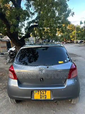 Toyota Vitz 2008 Gray