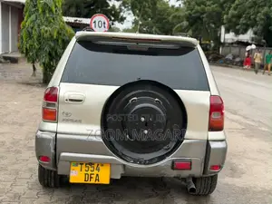 Toyota RAV4 2005 Beige