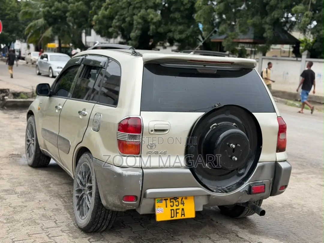 Toyota RAV4 2005 Beige