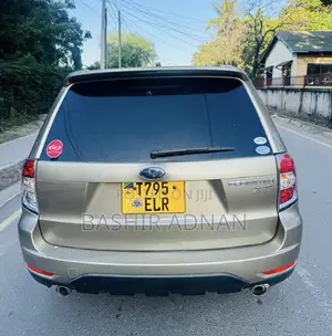 Subaru Forester 2010 Gold