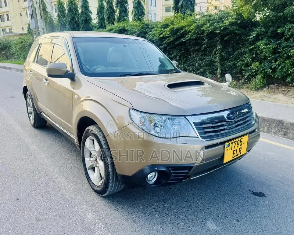 Subaru Forester 2010 Gold