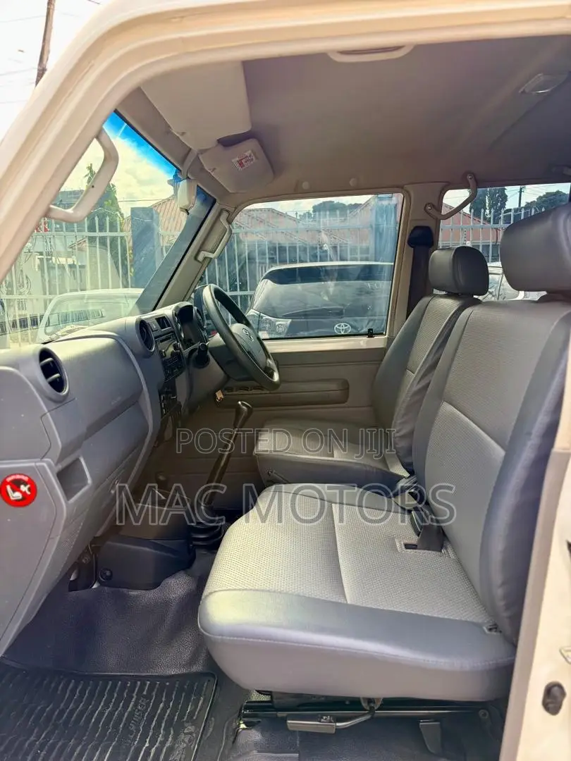 Toyota Land Cruiser 2018 White