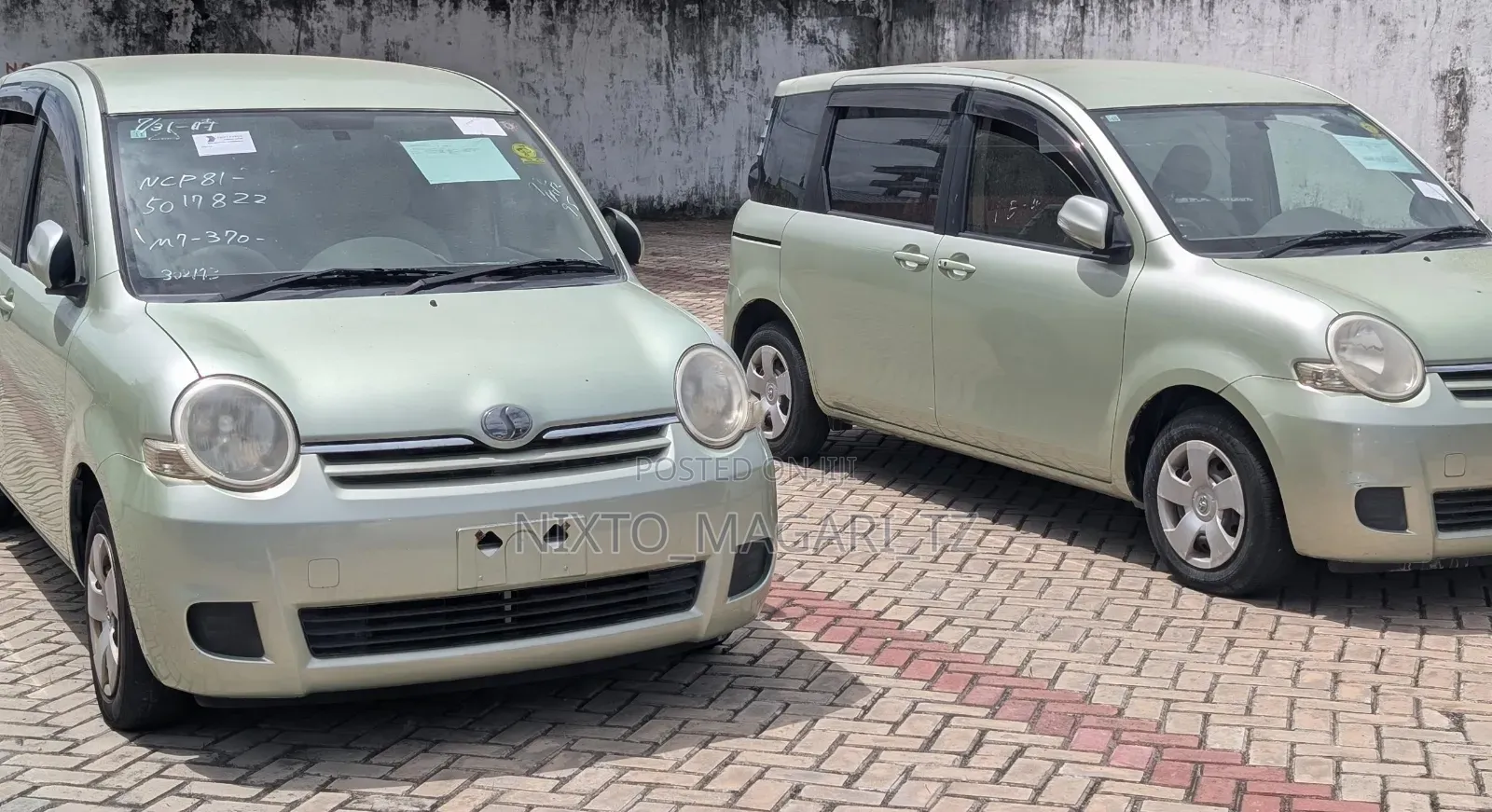 Toyota Sienta 2004 Green