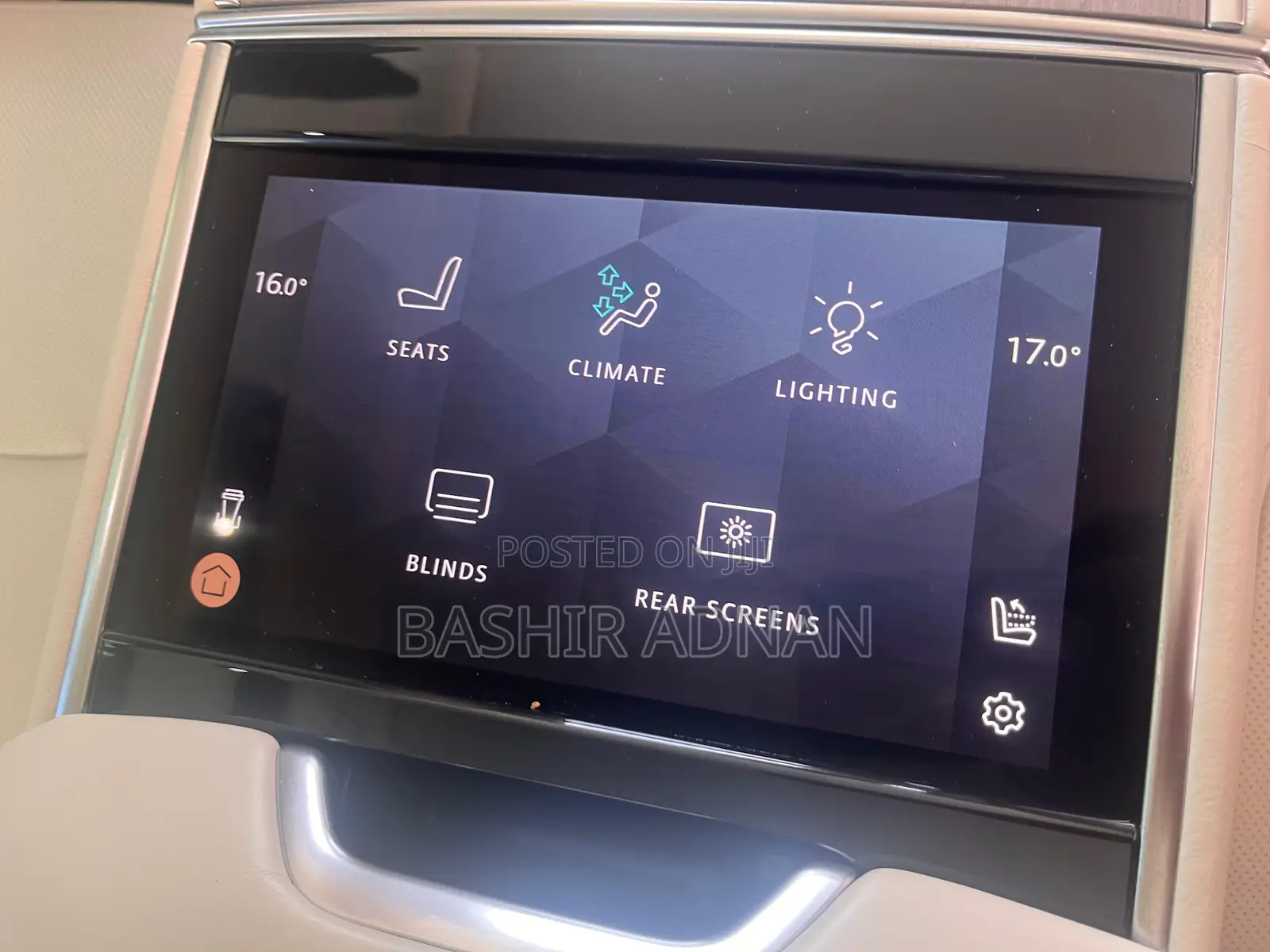 Land Rover Range Rover Vogue 2022 Gold