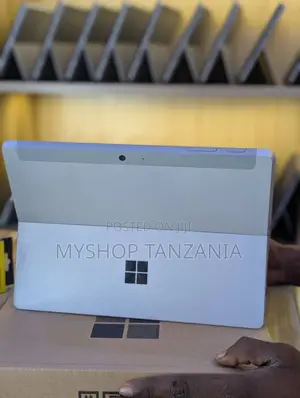 New Laptop Microsoft Surface Go 8GB Intel Core M3 SSD 128GB