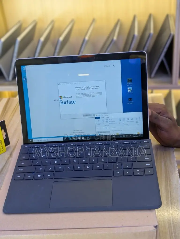 New Laptop Microsoft Surface Go 8GB Intel Core M3 SSD 128GB