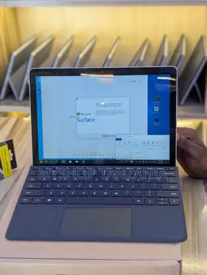 New Laptop Microsoft Surface Go 8GB Intel Core M3 SSD 128GB