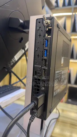 Desktop Computer Lenovo ThinkCentre M720 8GB Intel Core i5 SSD 256GB