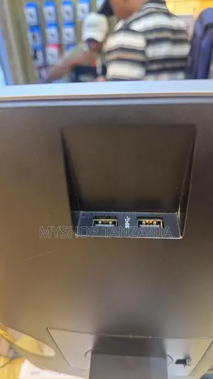Desktop Computer Lenovo ThinkCentre M720 8GB Intel Core i5 SSD 256GB