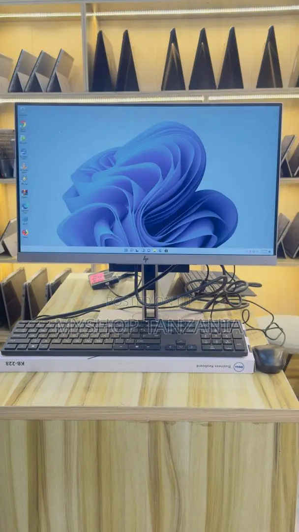 Desktop Computer Lenovo ThinkCentre M720 8GB Intel Core i5 SSD 256GB