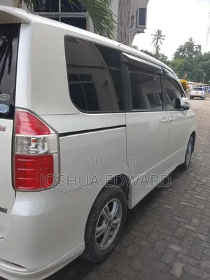 Toyota Noah 2008 White