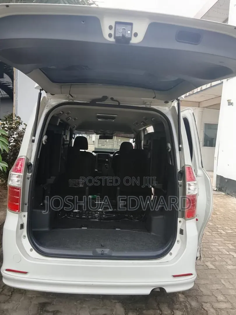 Toyota Noah 2008 White