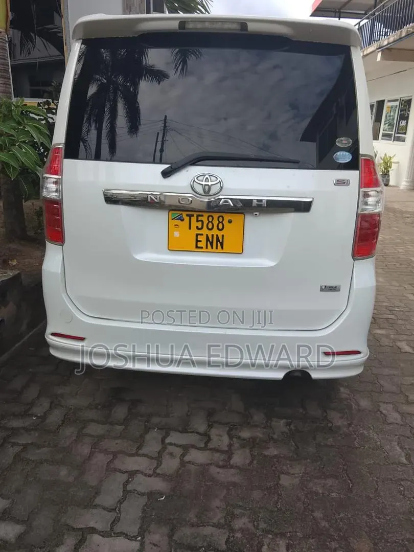 Toyota Noah 2008 White
