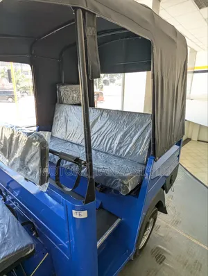 New Piaggio 2025 Blue