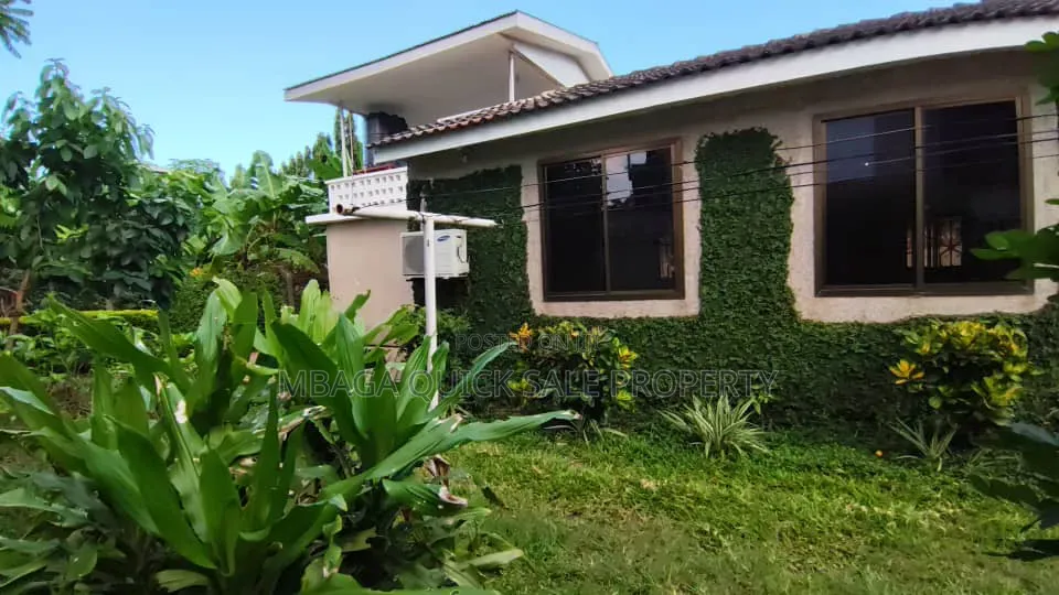 4bdrm Apartment in Ada Estate for rent