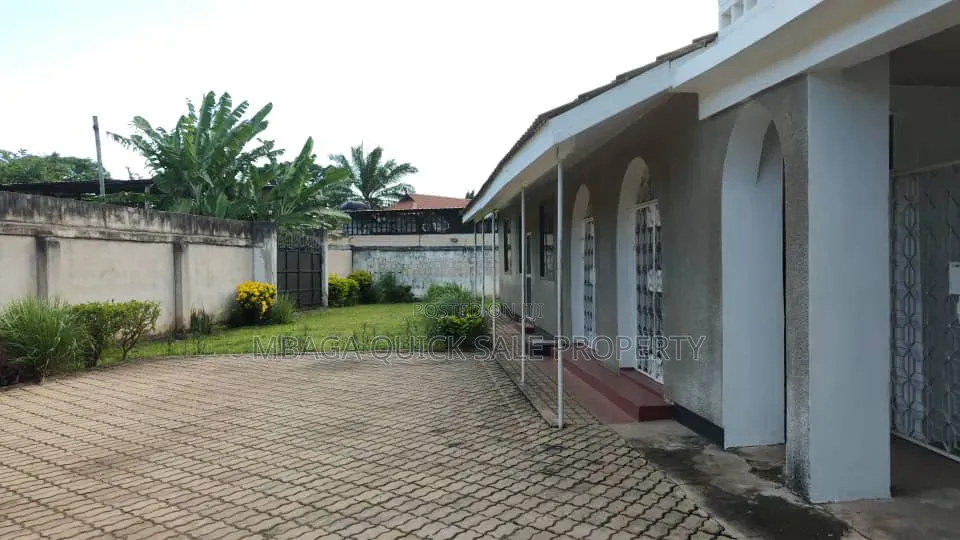 4bdrm Apartment in Ada Estate for rent
