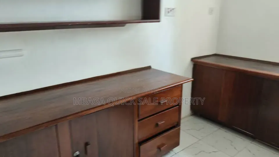 4bdrm Apartment in Ada Estate for rent