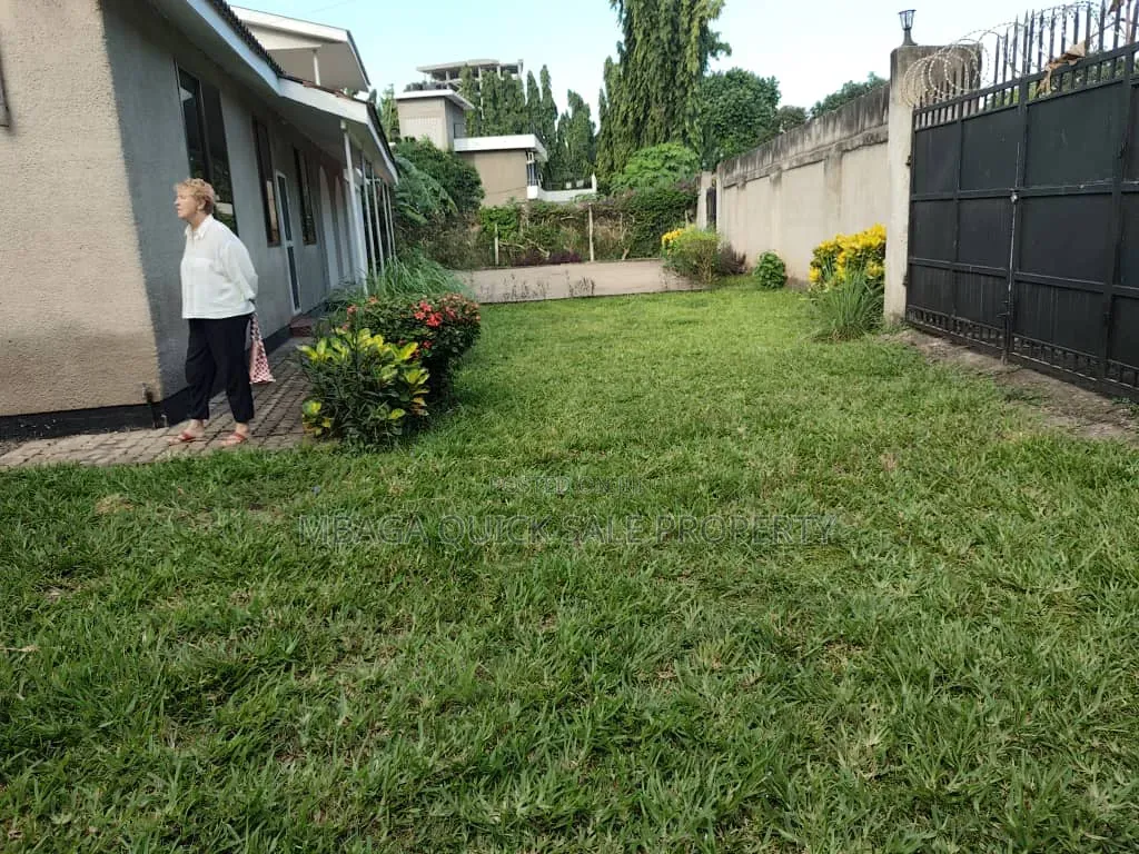 4bdrm Apartment in Ada Estate for rent