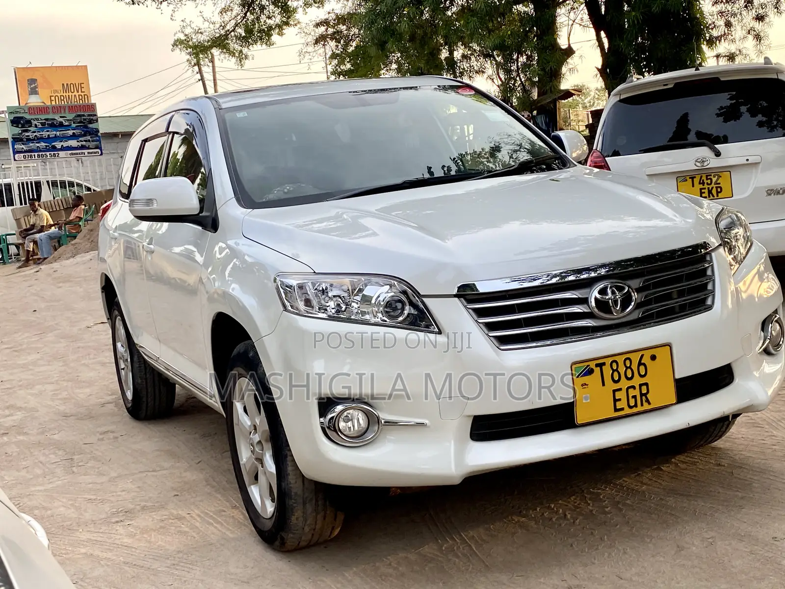 Toyota Vanguard 2012 White