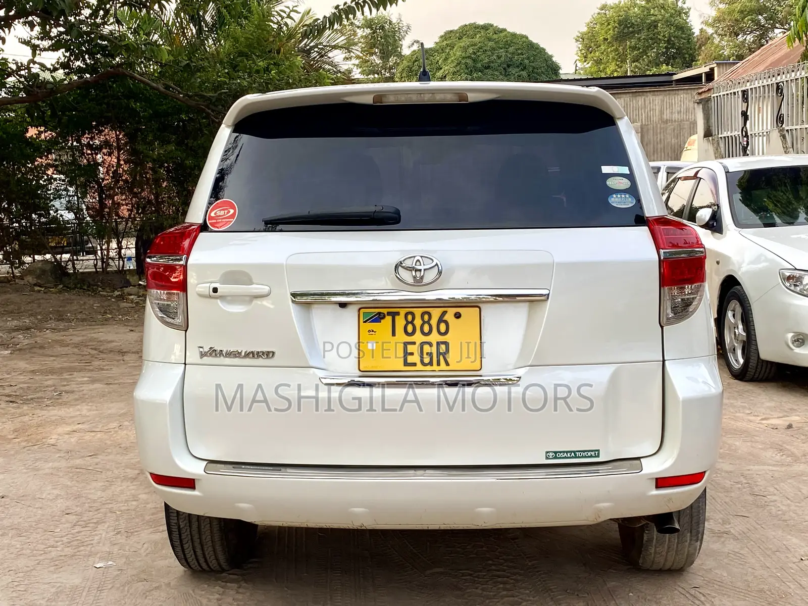 Toyota Vanguard 2012 White