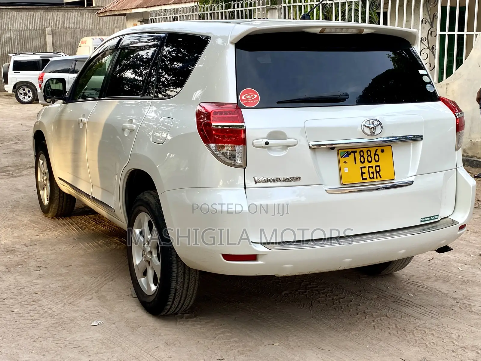 Toyota Vanguard 2012 White