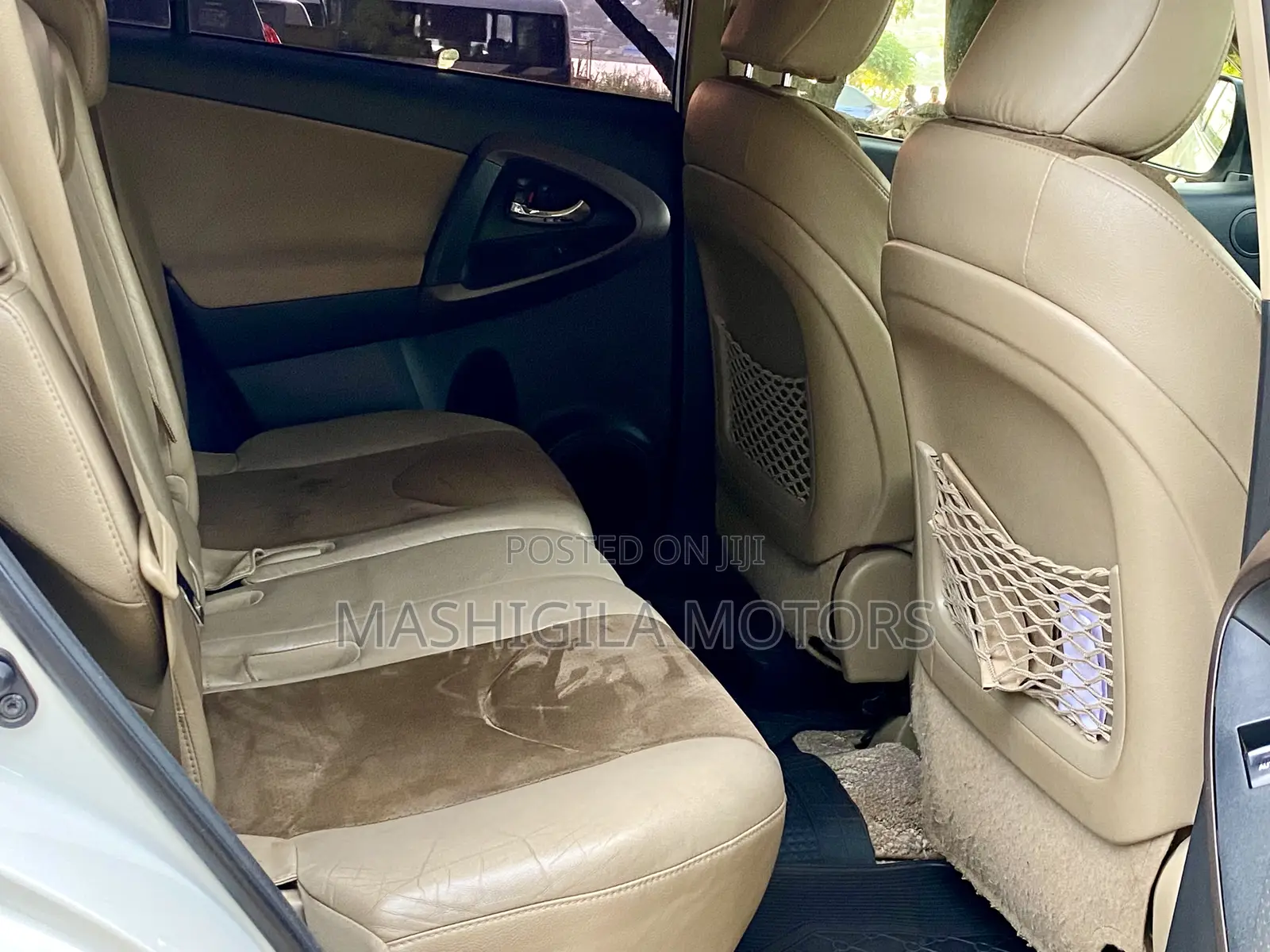 Toyota Vanguard 2012 White