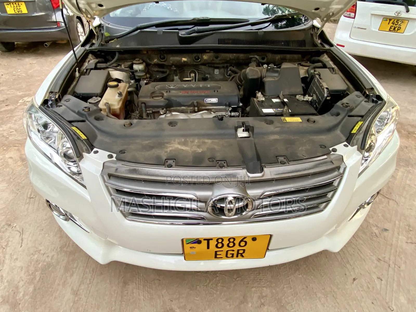 Toyota Vanguard 2012 White
