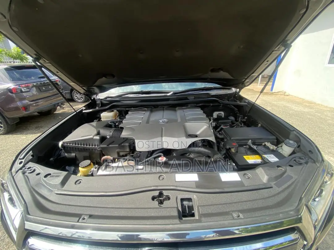 Toyota Land Cruiser 4.6 V8 ZX 2016 Matt Black