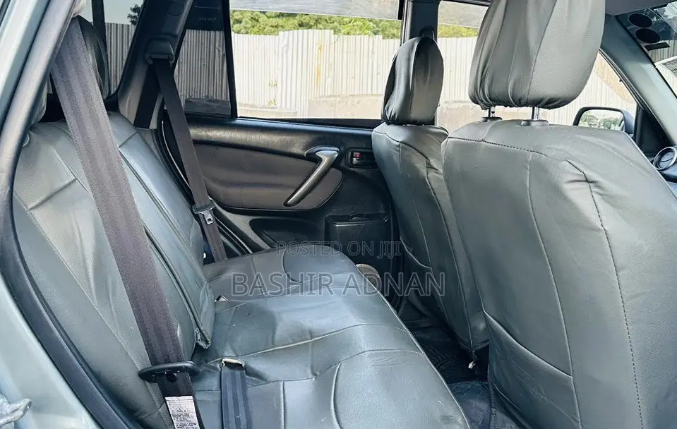 Toyota RAV4 1.8 2004 Gray