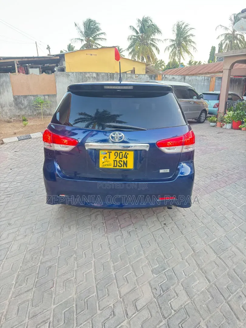 Toyota Wish 2009 Blue
