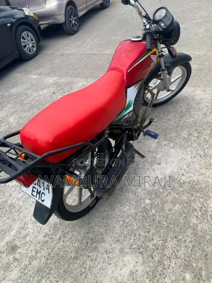 New Honda CB 2025 Red