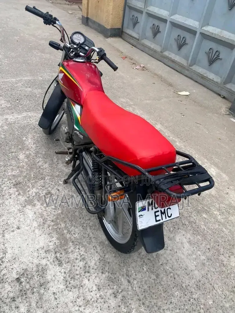 New Honda CB 2025 Red